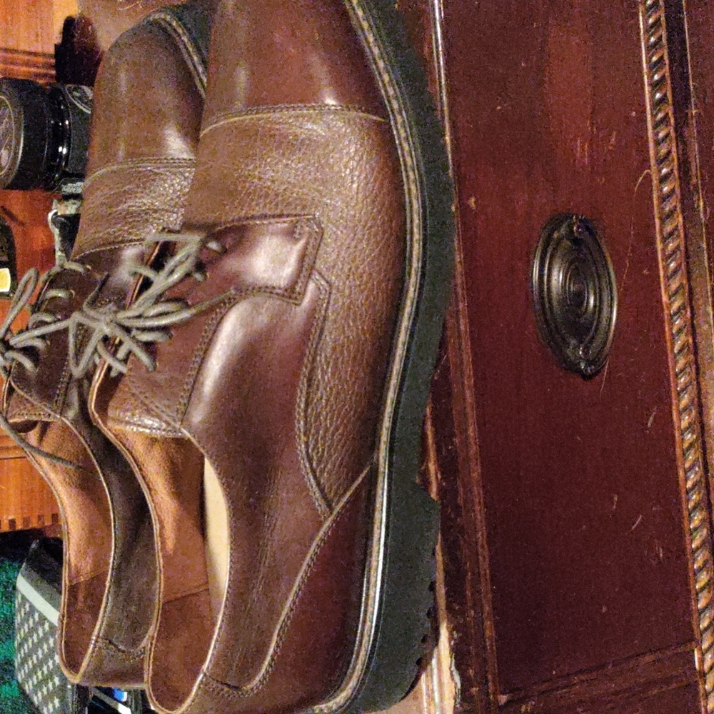 Florsheim pebble grain cap toe